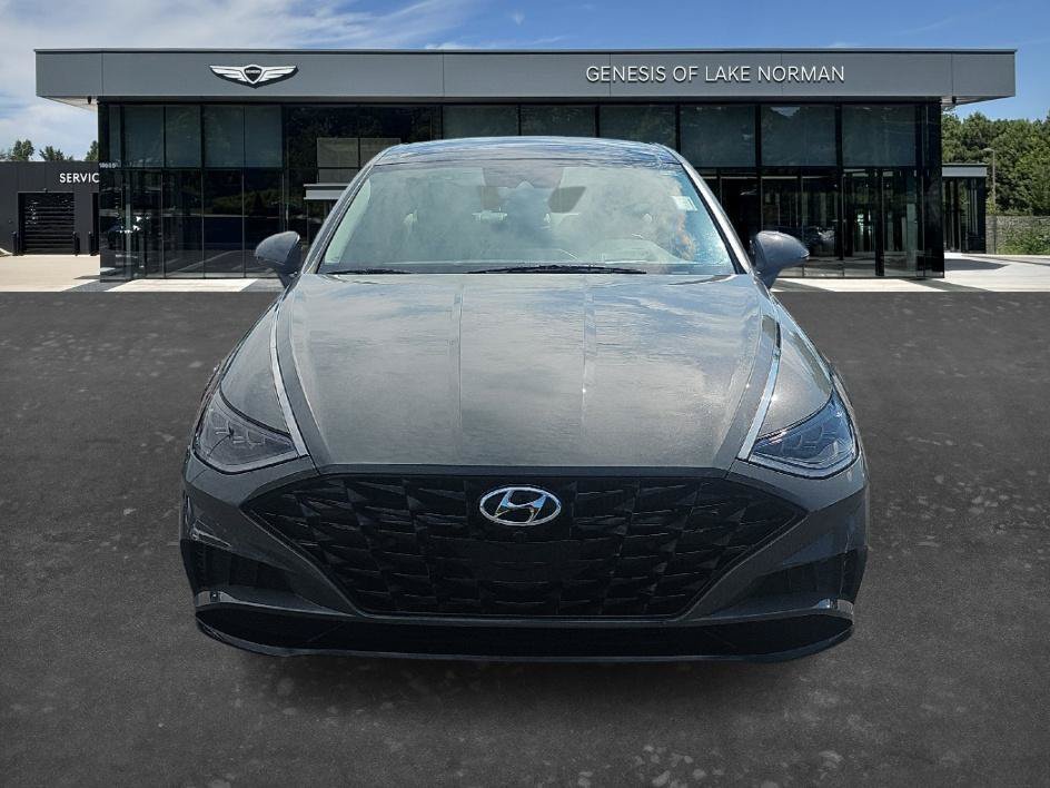 Used 2022 Hampton Gray Hyundai Limited image 2