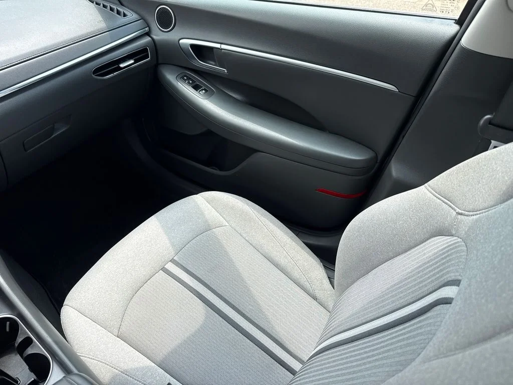 Used 2021 Gray Hyundai SEL image 14