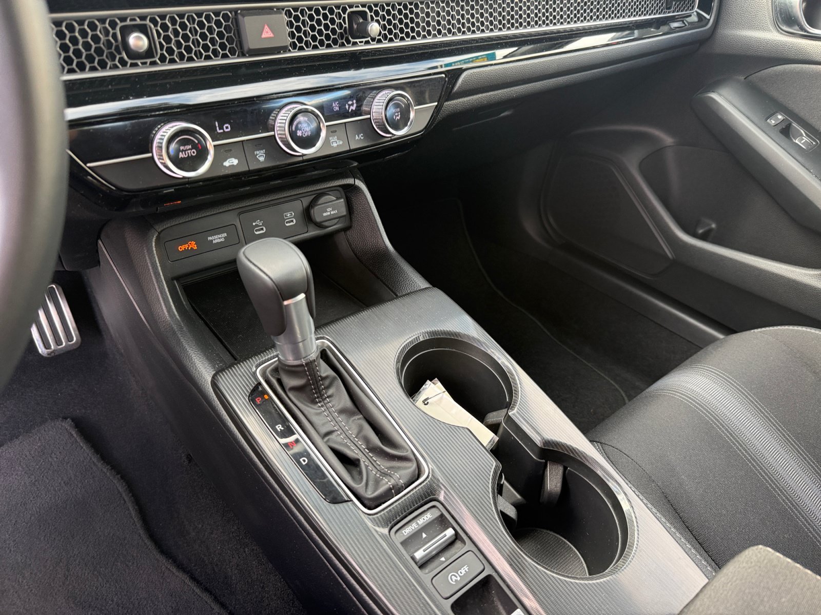 2025 Honda Civic Hatchback Sport - Photo 13