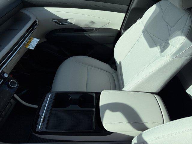 New 2026 Shimmering Silver Hyundai SEL AWD image 34