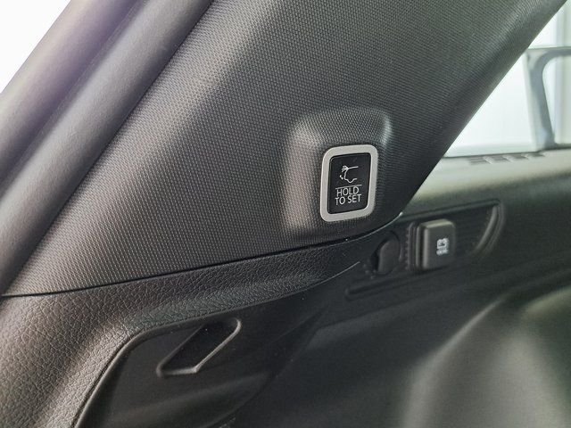 Used 2022 White Jeep Altitude image 31