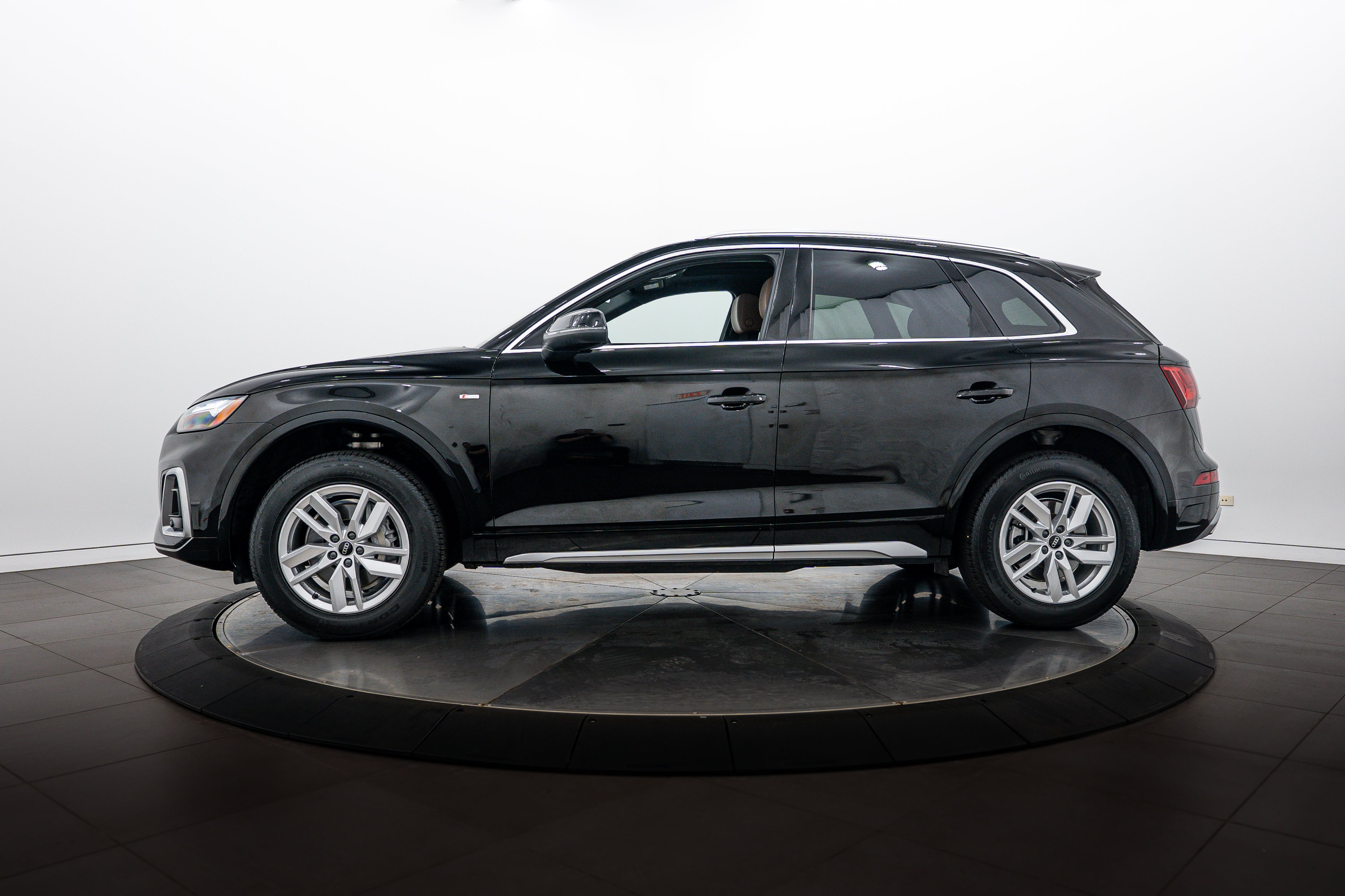 Certified Used 2023 Mythos Black Metallic Audi S line Premium image 6