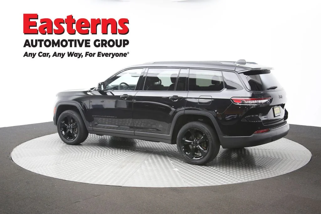 Used 2023 Black Jeep Altitude image 64
