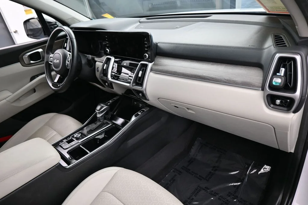 Used 2023 Glacial White Pearl Kia EX image 48