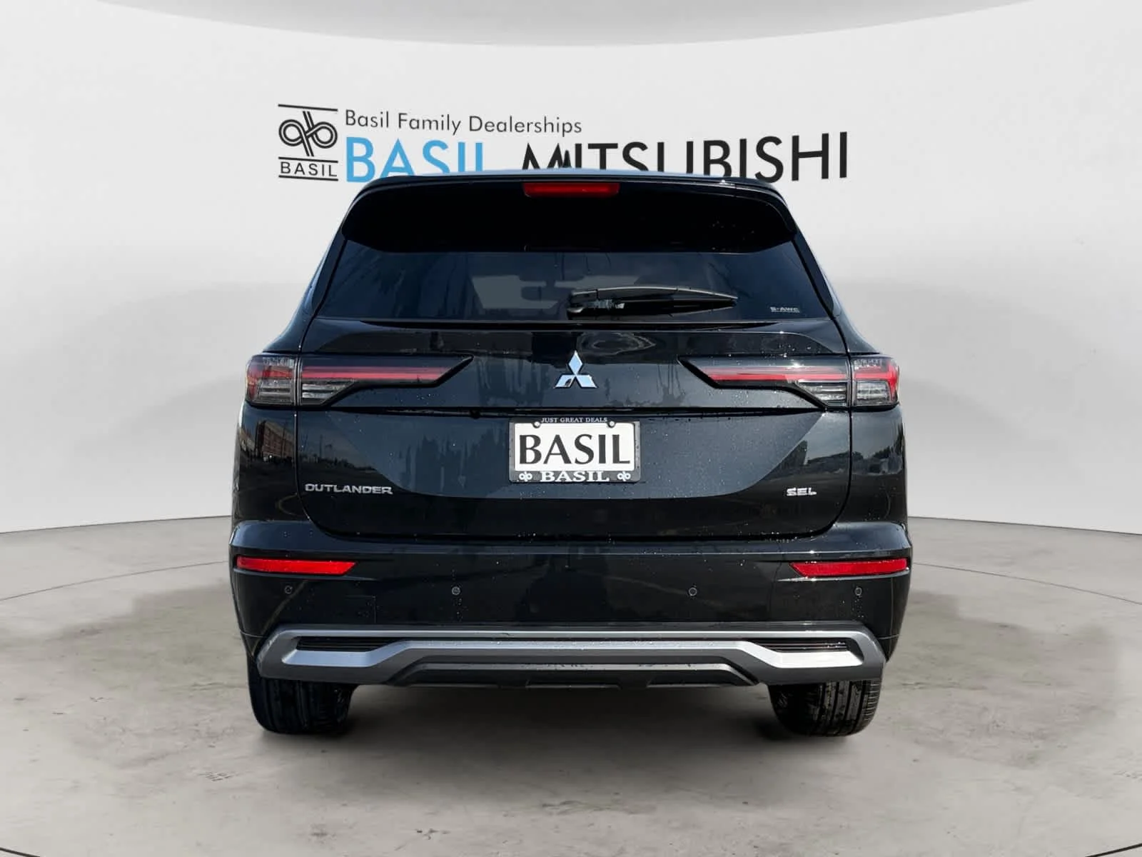 New 2026 Black Diamond Mitsubishi SEL image 4