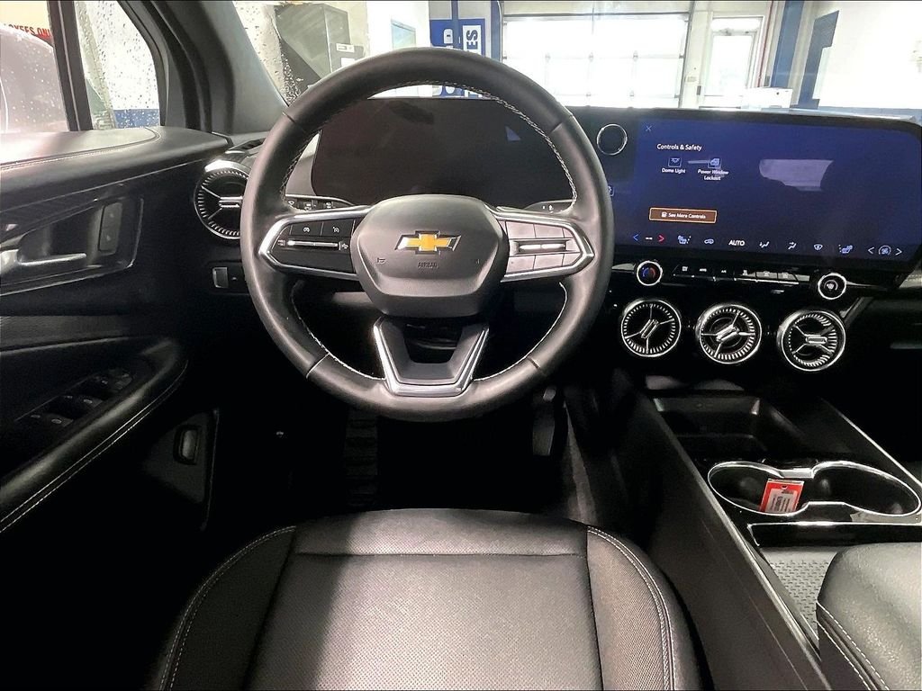 Used 2024 White Chevrolet LT image 17