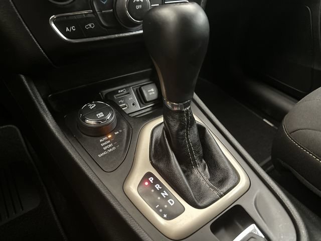 Used 2015 Deep Cherry Red Crystal Pearlcoat Jeep Latitude image 24
