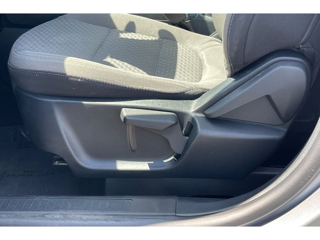 Used 2022 ICONIC SILVER Ford SE image 14