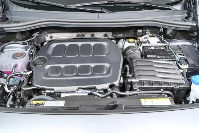 New 2026 Platinum Gray Metallic Volkswagen SE image 32