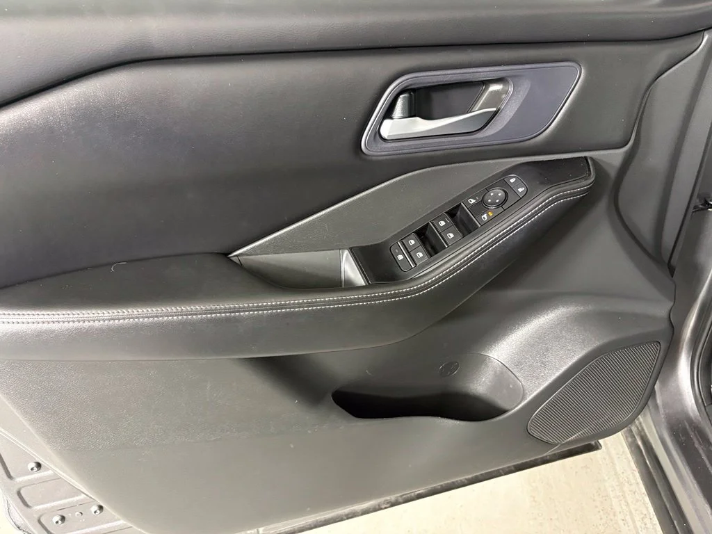 Used 2024 Gray Nissan SV image 14
