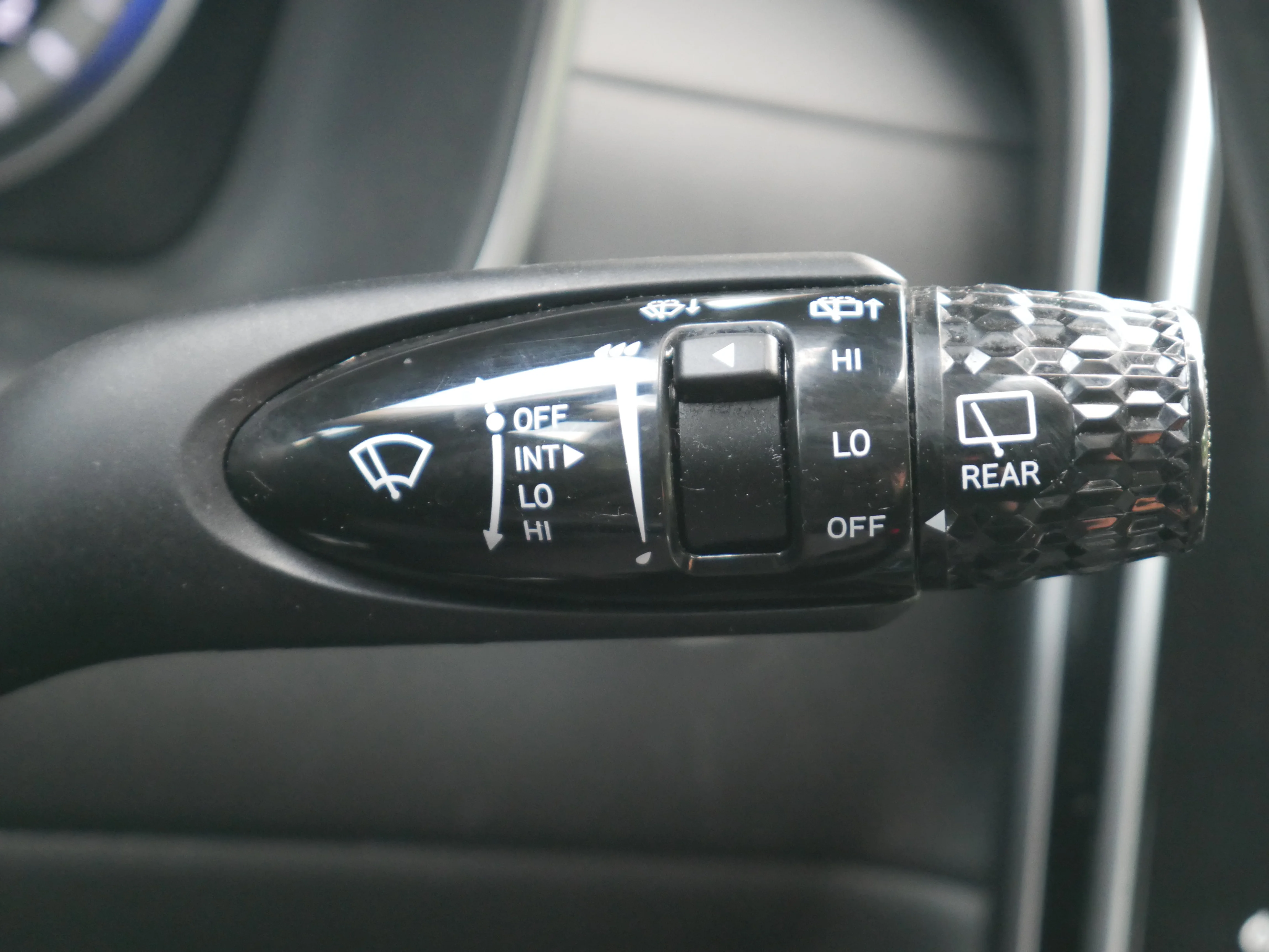 Used 2023 Serenity White Pearl Hyundai SEL image 28