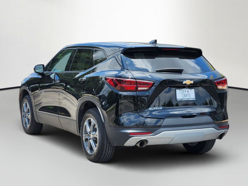Used 2025 Black Chevrolet LT image 5