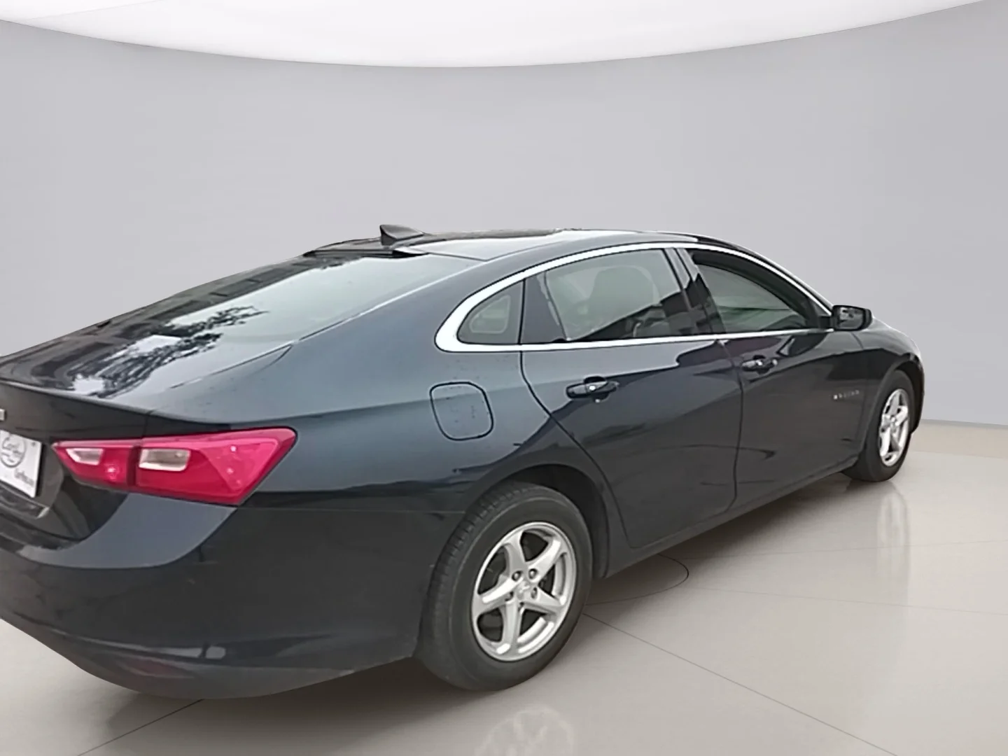 Used 2018 Blue Chevrolet LS image 5