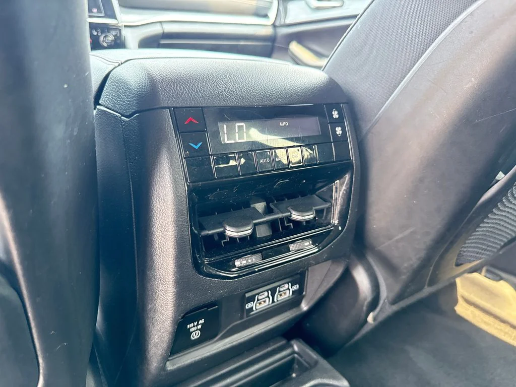 Used 2022 Black Jeep Laredo image 24