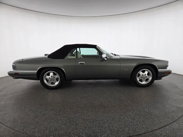 Used 1995 Green Jaguar 2+2 image 5
