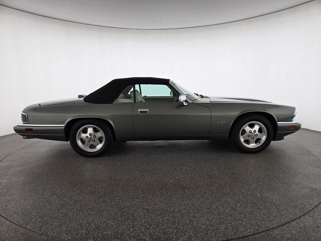 Used 1995 Green Jaguar 2+2 image 5
