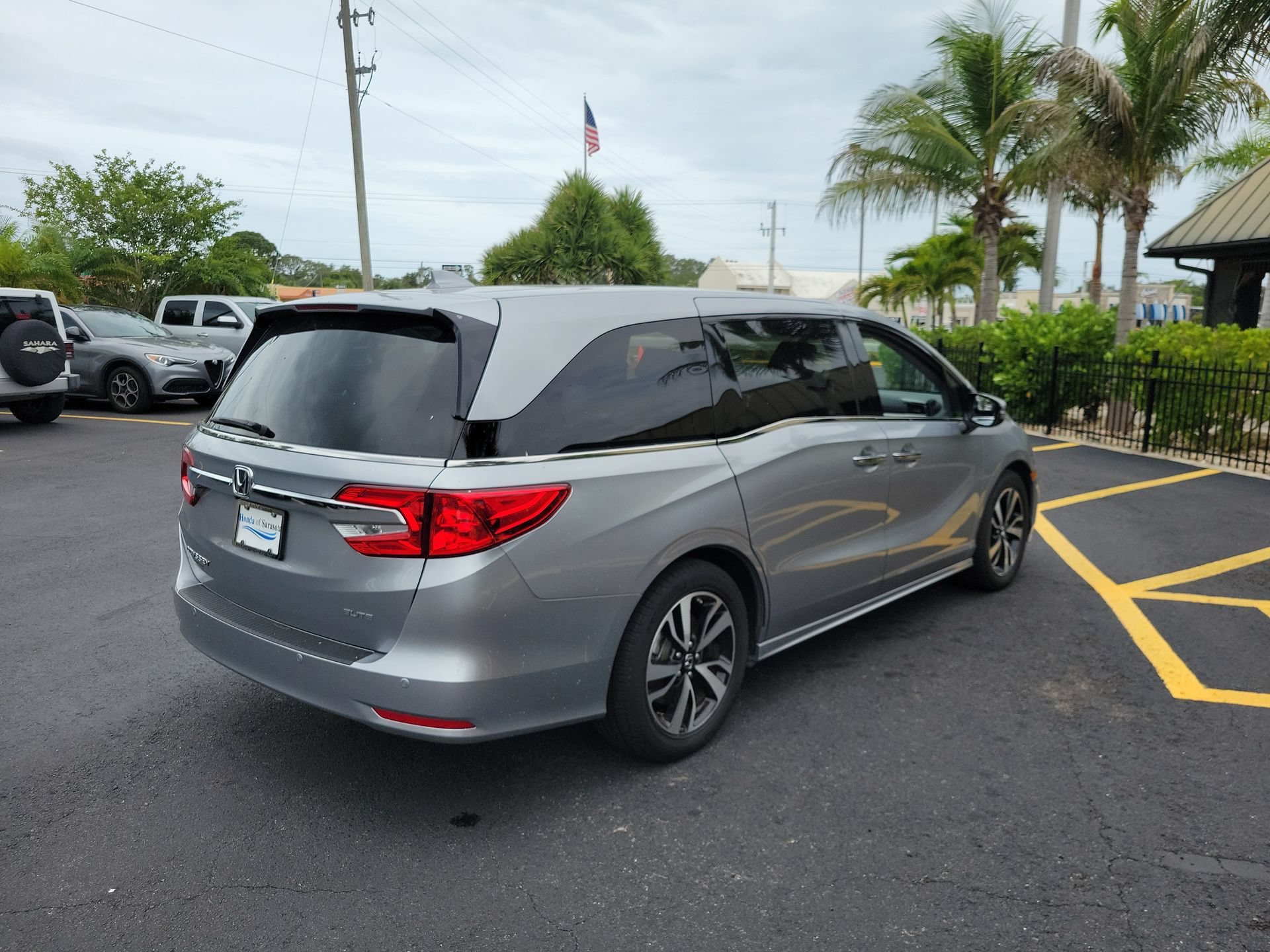 Used 2018 White Honda Elite image 6