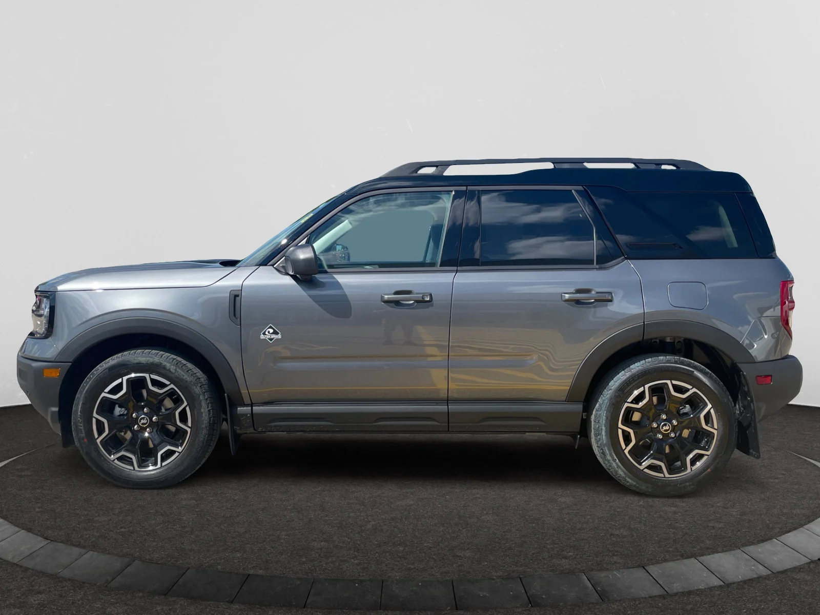 New 2026 Carbonized Grey Metallic Ford Outer Banks image 2