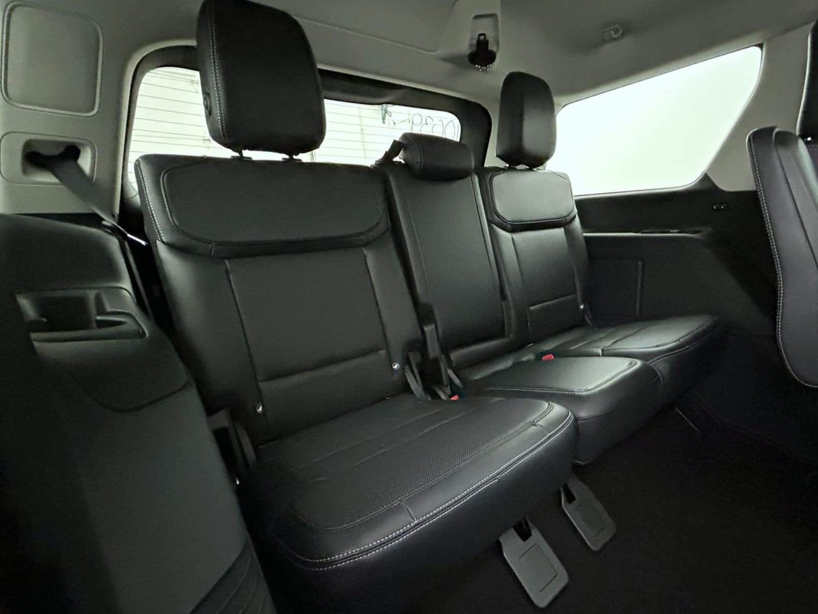 New 2027 Glacier Gray Metallic Tri-Coat Ford Platinum image 20