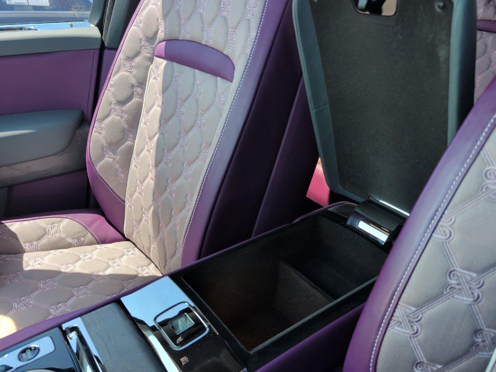 Used 2025 Belladonna Purple Rolls-Royce  image 29