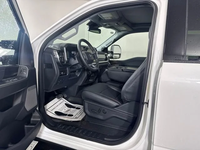 New 2026 Star White Metallic Tri-Coat Ford Lariat image 7