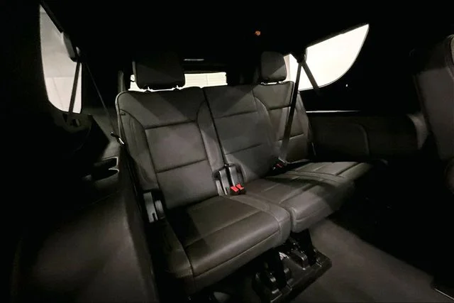 Used 2023 Black Chevrolet High Country image 33