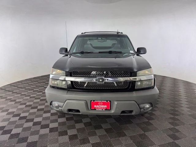 Used 2002 Chevrolet Avalanche Base with VIN 3GNEK13T52G334980 for sale in Columbia, MO
