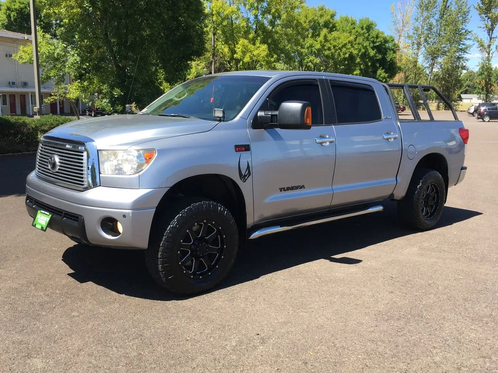Used 2010 Silver Toyota Limited image 13
