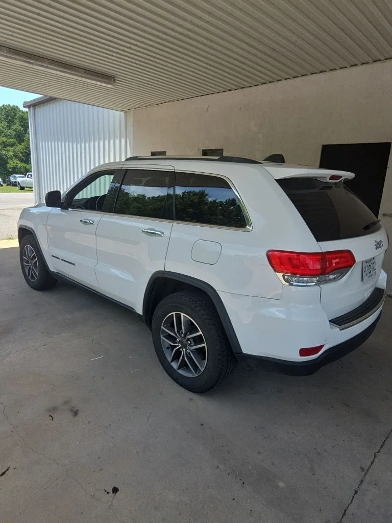 Used 2019 White Jeep Limited image 3