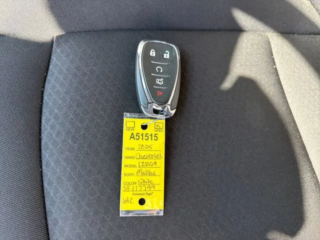Used 2025 Summit White Chevrolet 1LT image 29
