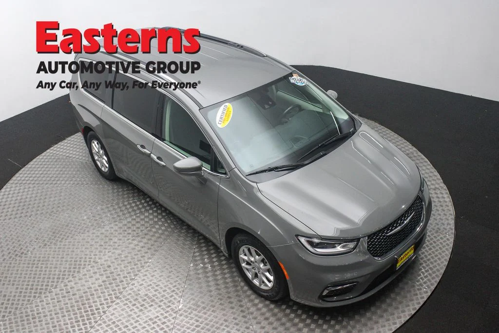 Used 2021 Gray Chrysler Touring L image 3