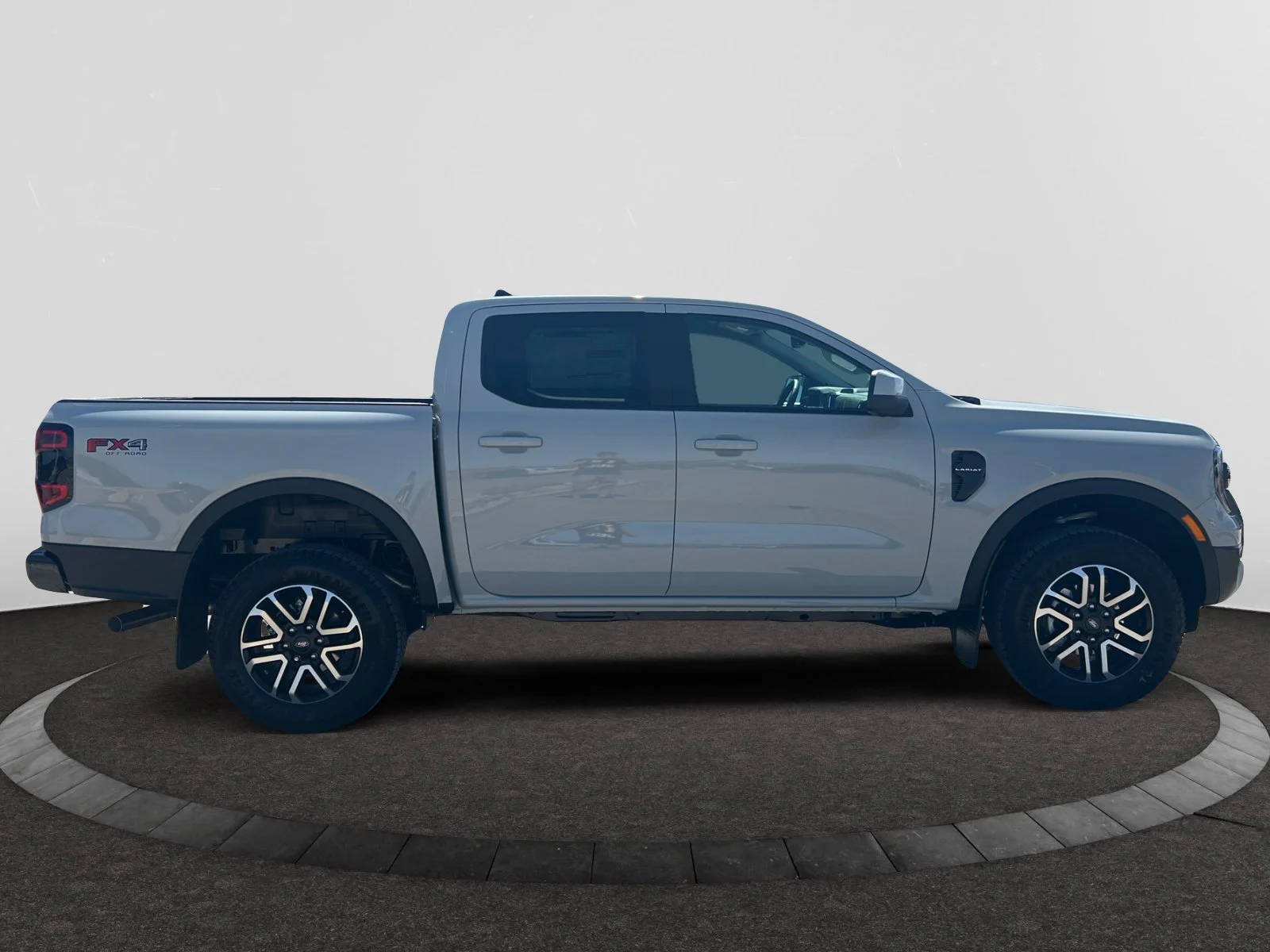 New 2026 Avalanche Ford Lariat image 6