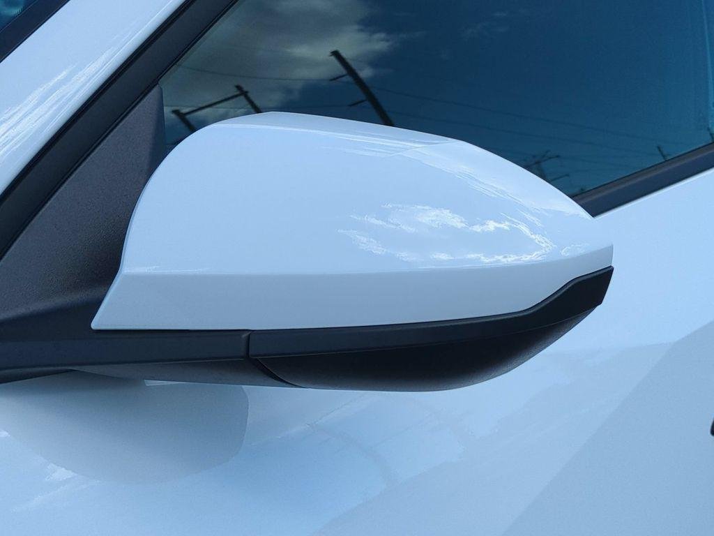 New 2027 White Hyundai SE FWD image 12