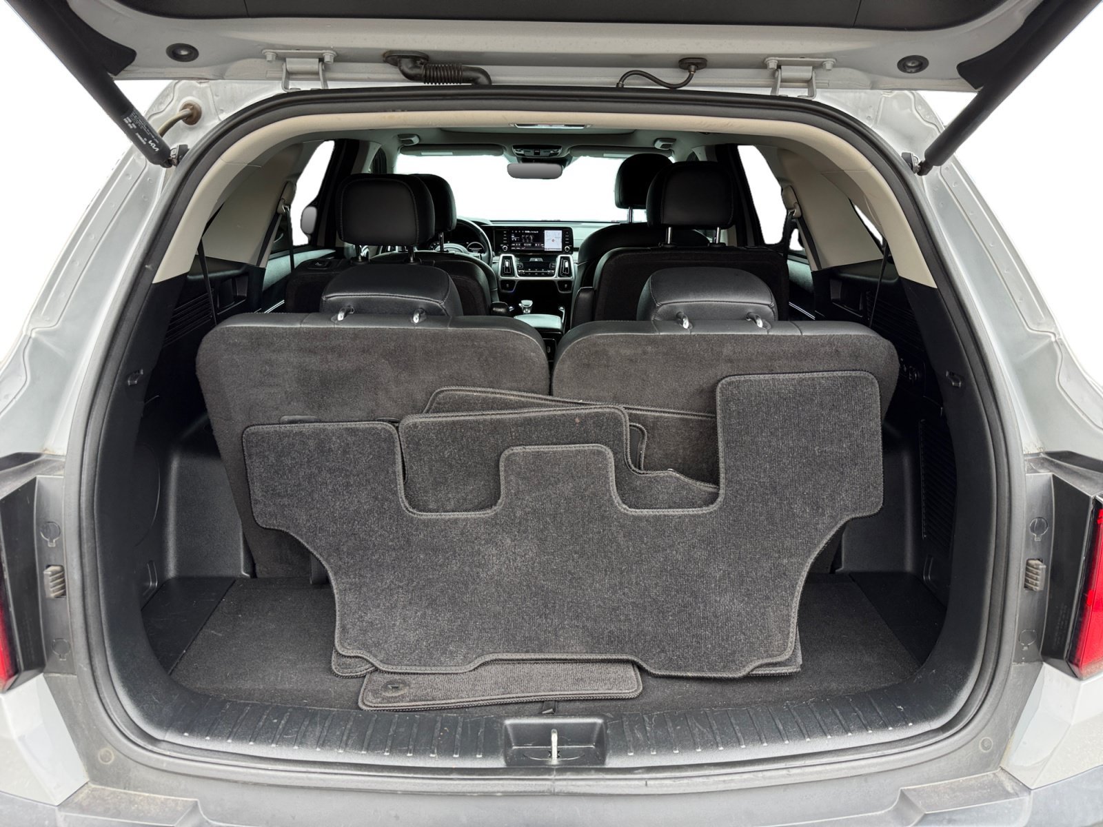 Used 2022 Silver Kia X-Line SX Prestige image 17