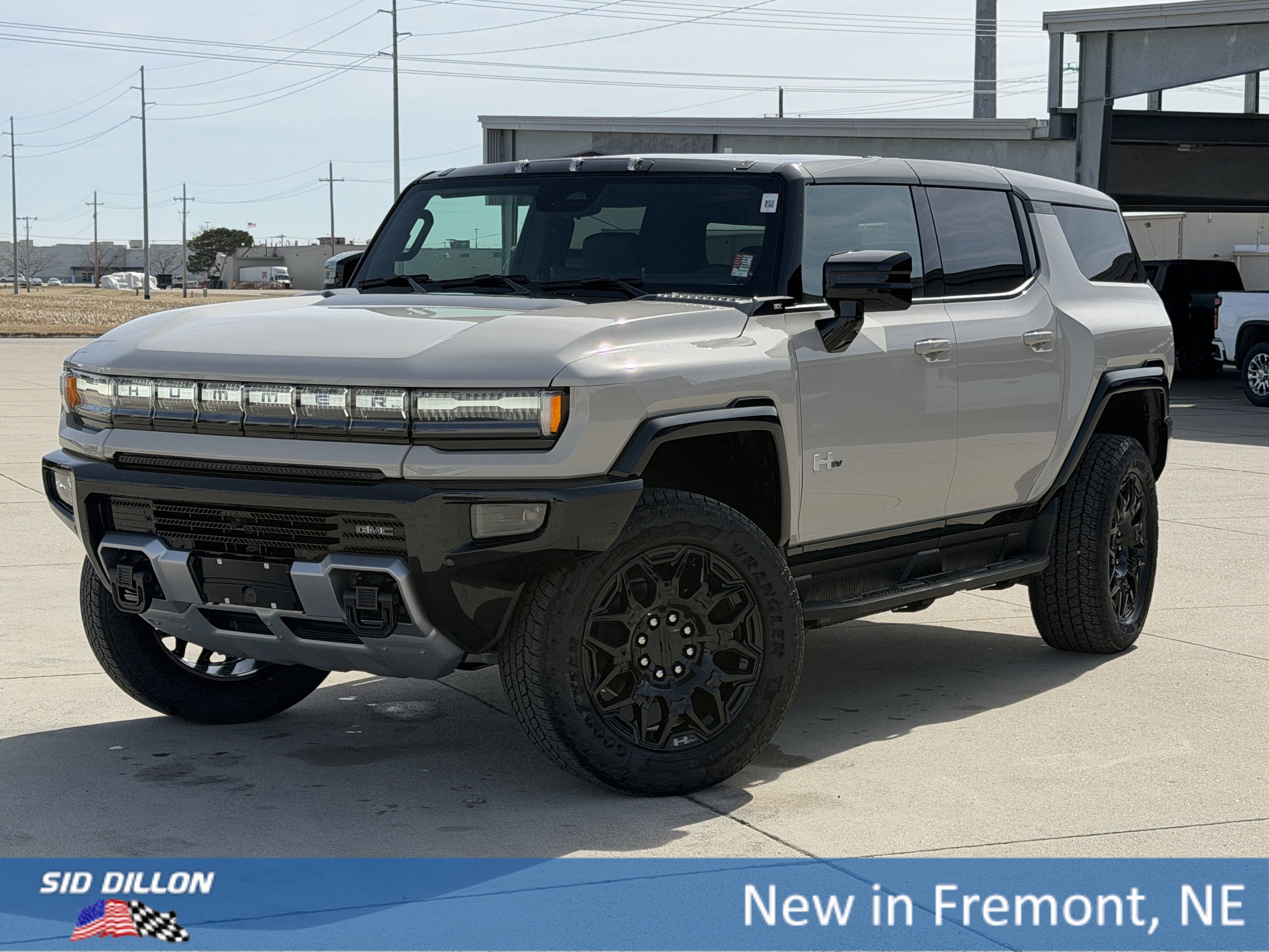 2026 GMC Hummer EV 2X SUV's photo