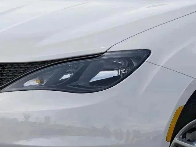 2026 Chrysler Voyager LX - Photo 10