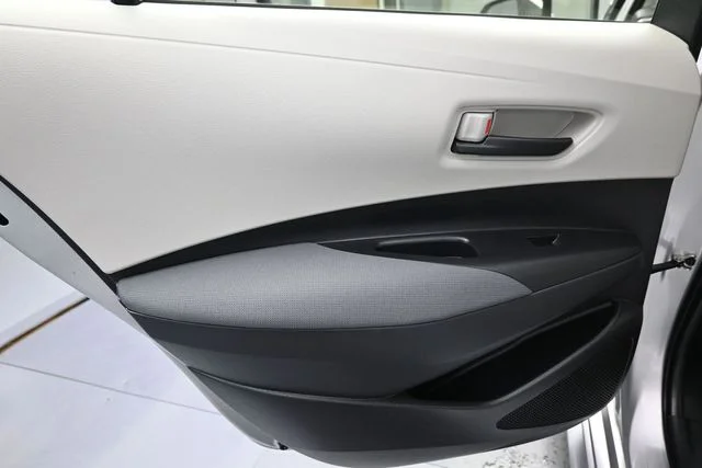 Used 2022 Silver Toyota LE image 10