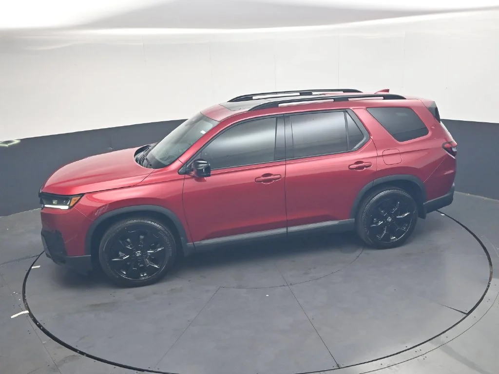 New 2026 Radiant Red Metallic II Honda Black Edition image 19