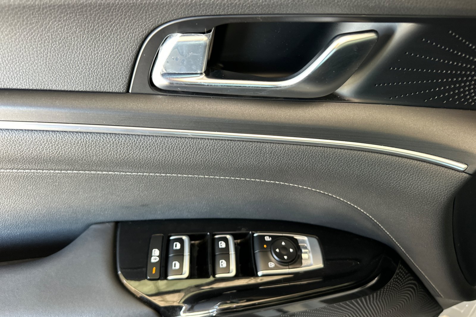 Used 2026 Gray Kia GT-Line image 11