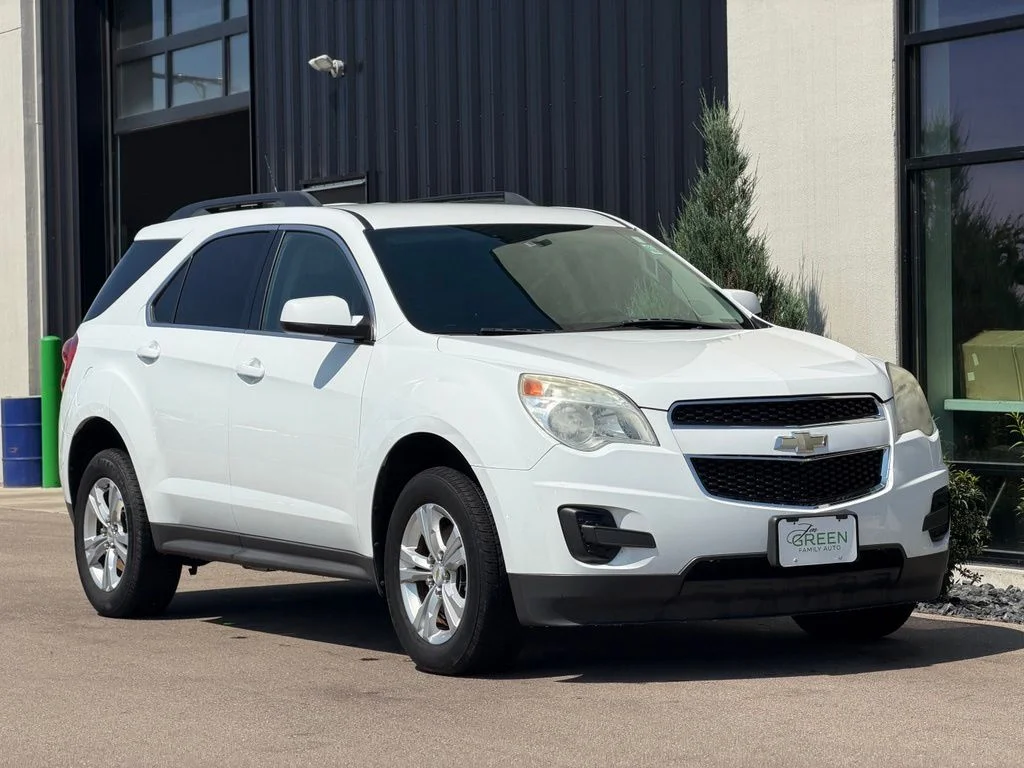 Used 2011 White Chevrolet LT image 4