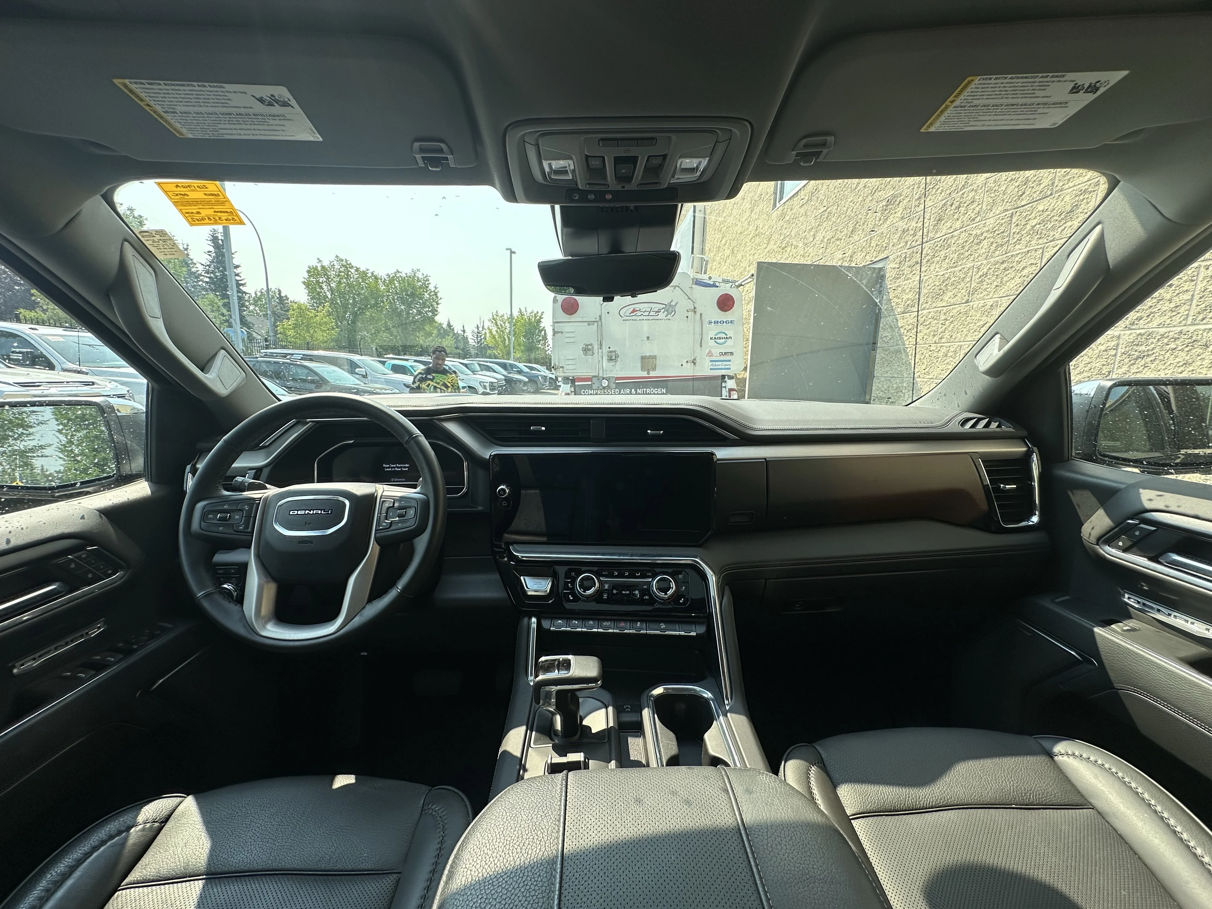 Certified Used 2025  GMC Denali image 18