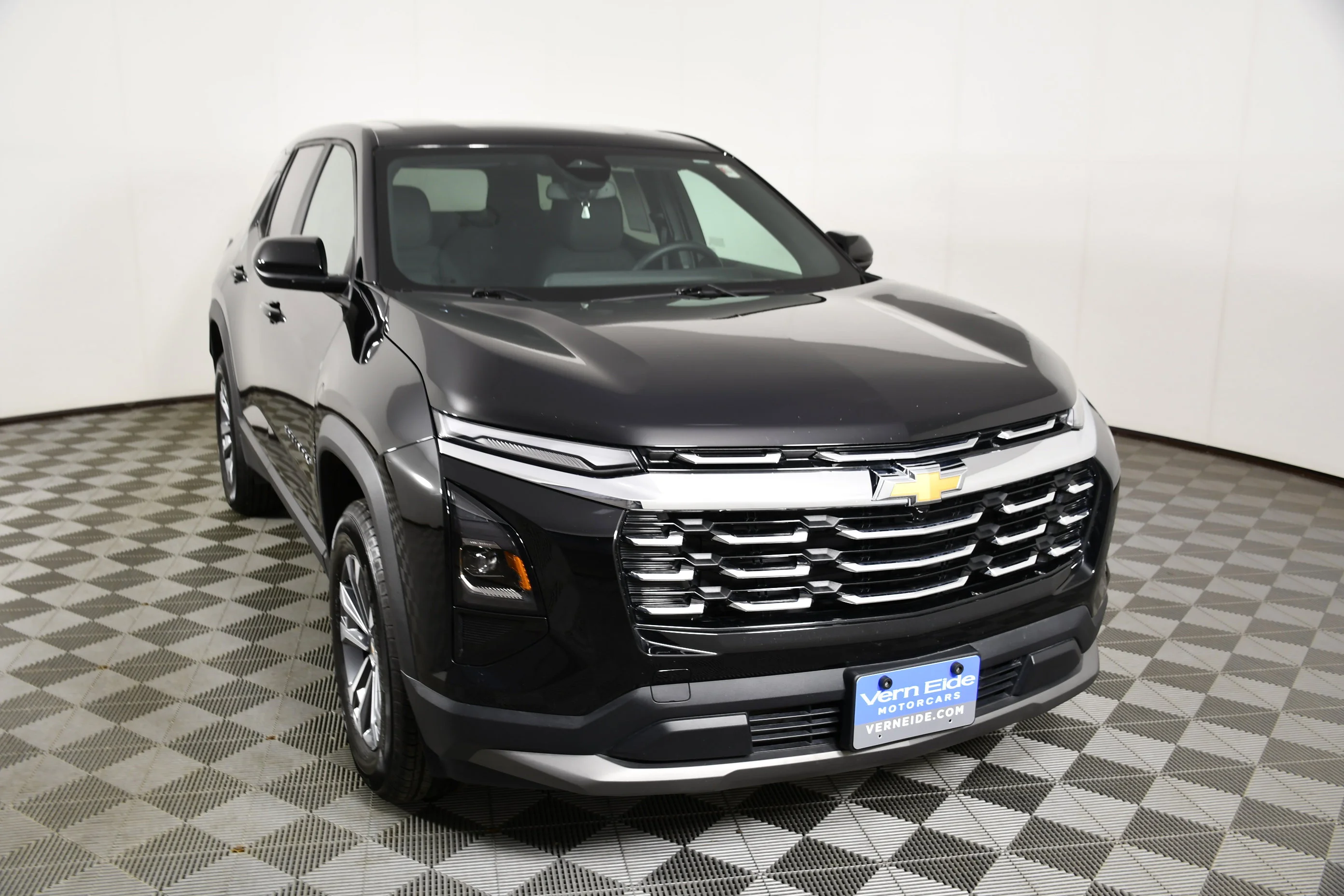 Used 2026 Mosaic Black Metallic Chevrolet AWD LT image 3