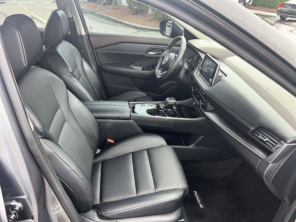 Used 2023 Gun Metallic Nissan SV image 17