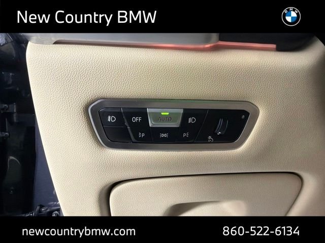 Used 2021 Arctic Grey Metallic BMW xDrive40i image 13