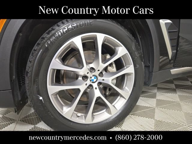Used 2024 Black BMW xDrive40i image 11