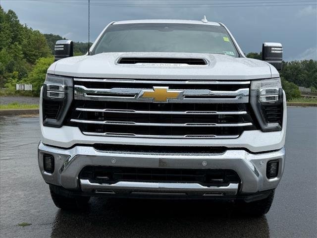 Used 2024 Iridescent Pearl Tricoat Chevrolet LTZ image 5