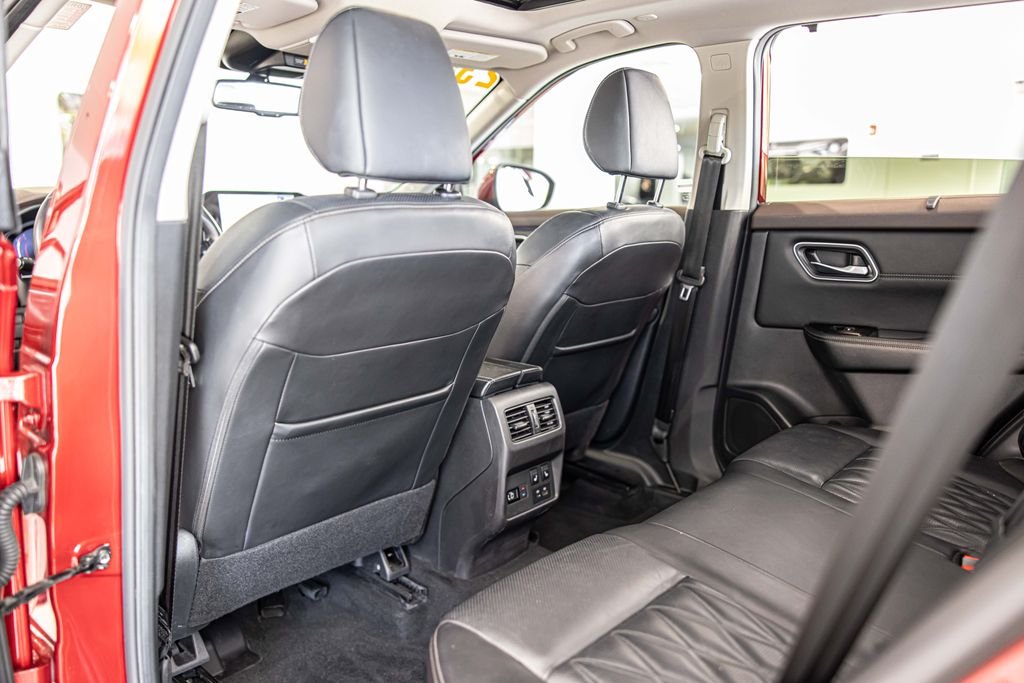 Used 2023 Red Nissan Platinum image 33
