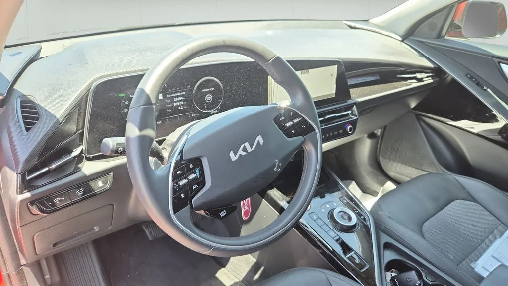 Used 2023 Fire Kia Wind image 9