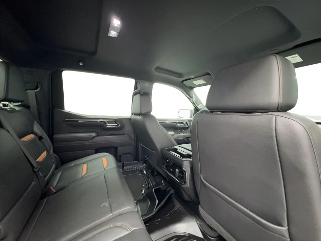 Used 2025 Black GMC AT4 image 31