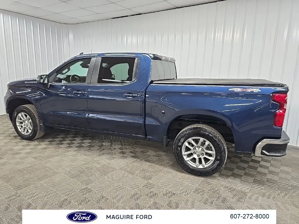 Used 2023 Blue Chevrolet LT image 5